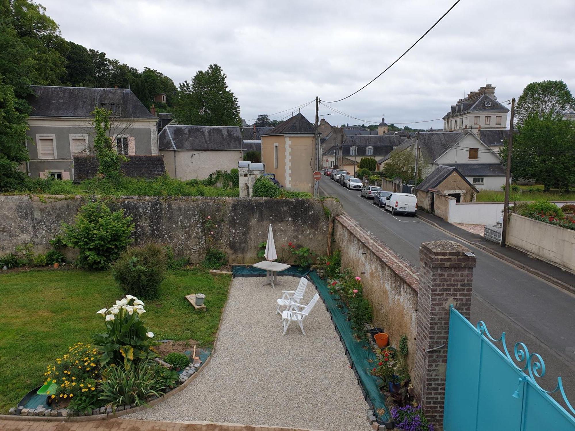 L 'Appartement Du Rocher Château-du-Loir Extérieur photo